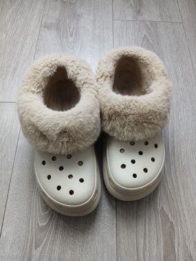 Crocs Mammoth Lined Clog Off White Bone Plush Faux Fur Shoes Women's 6 Men's 4